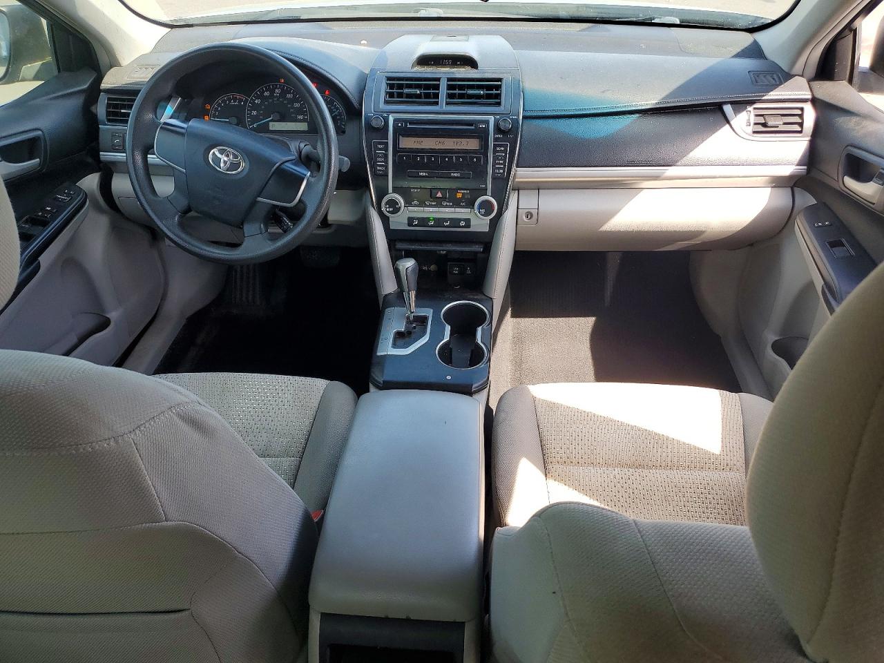 2012 TOYOTA CAMRY L photo 15
