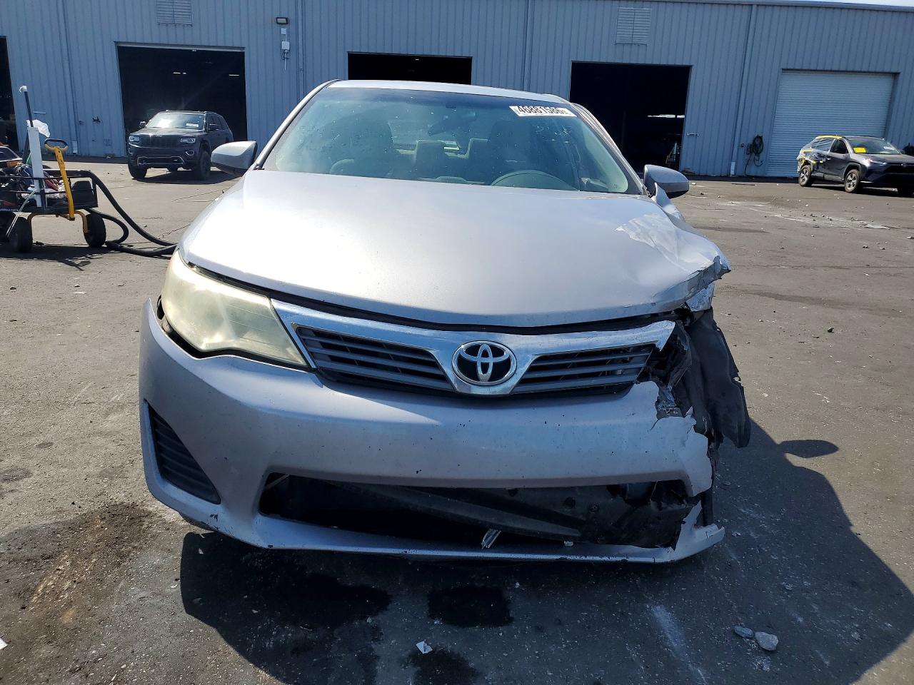 2012 TOYOTA CAMRY L photo 9