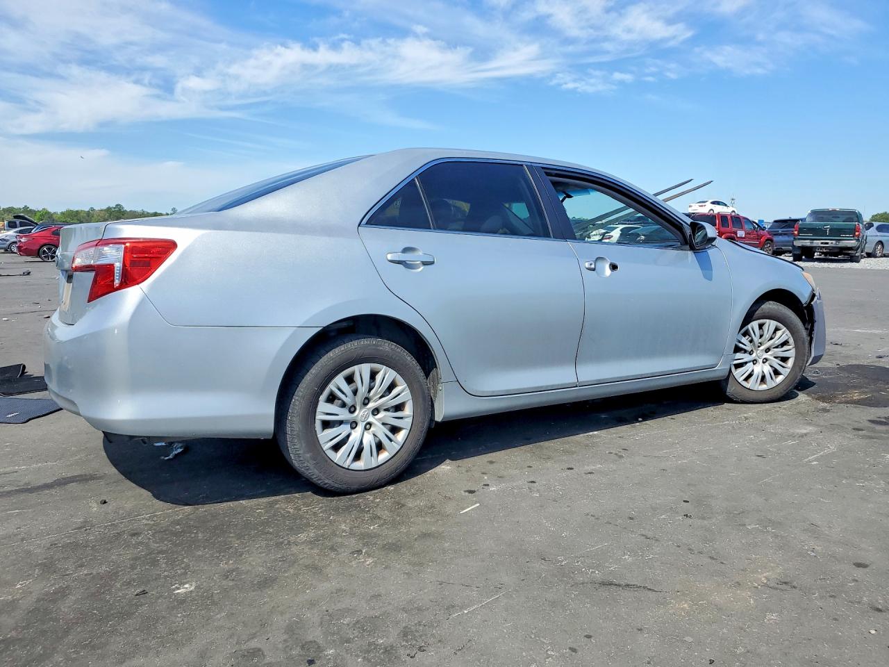 2012 TOYOTA CAMRY L photo 5