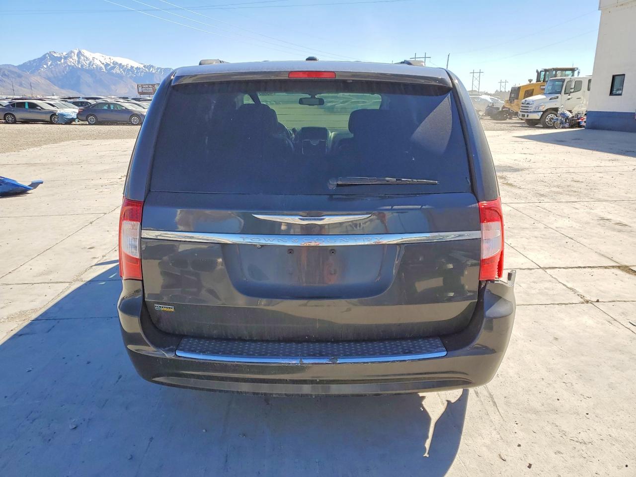 2012 CHRYSLER TOWN & COUNTRY TOURING photo 6