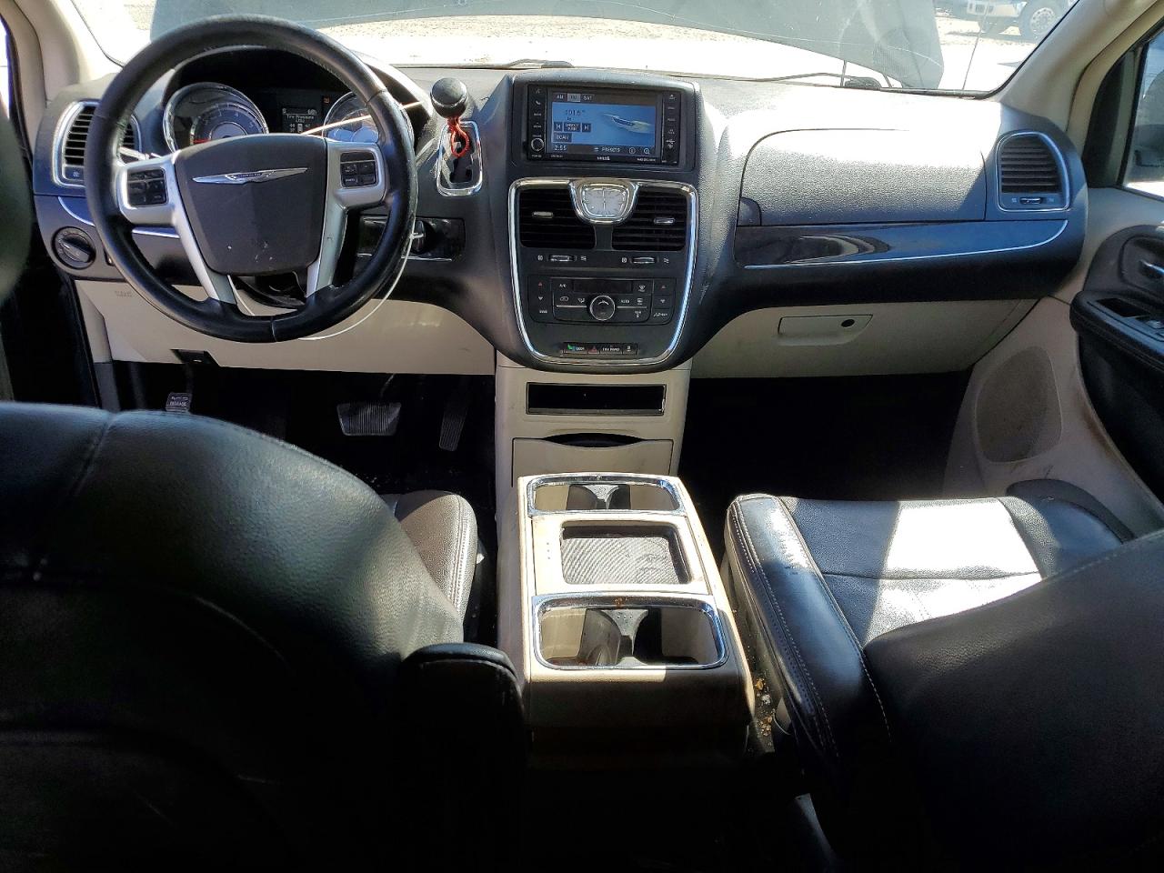 2012 CHRYSLER TOWN & COUNTRY TOURING photo 8