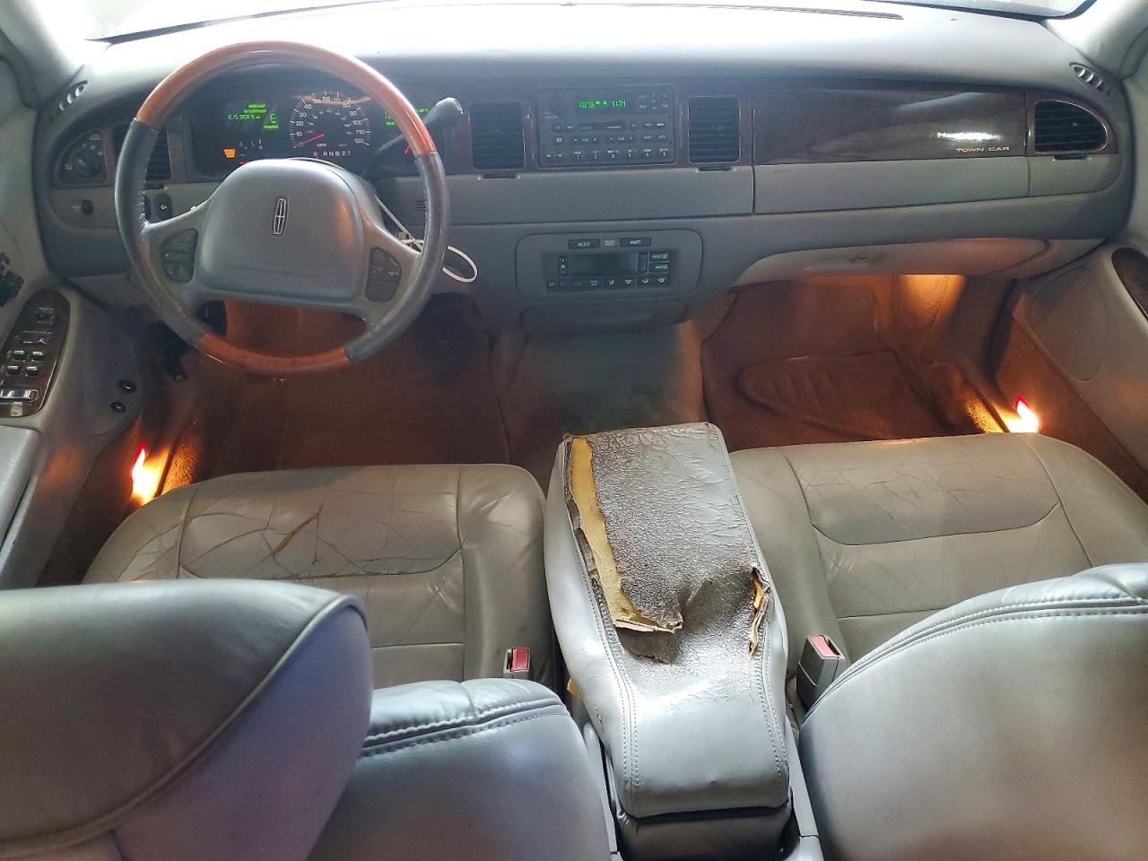 2001 LINCOLN TOWN CAR SIGNATURE photo 15