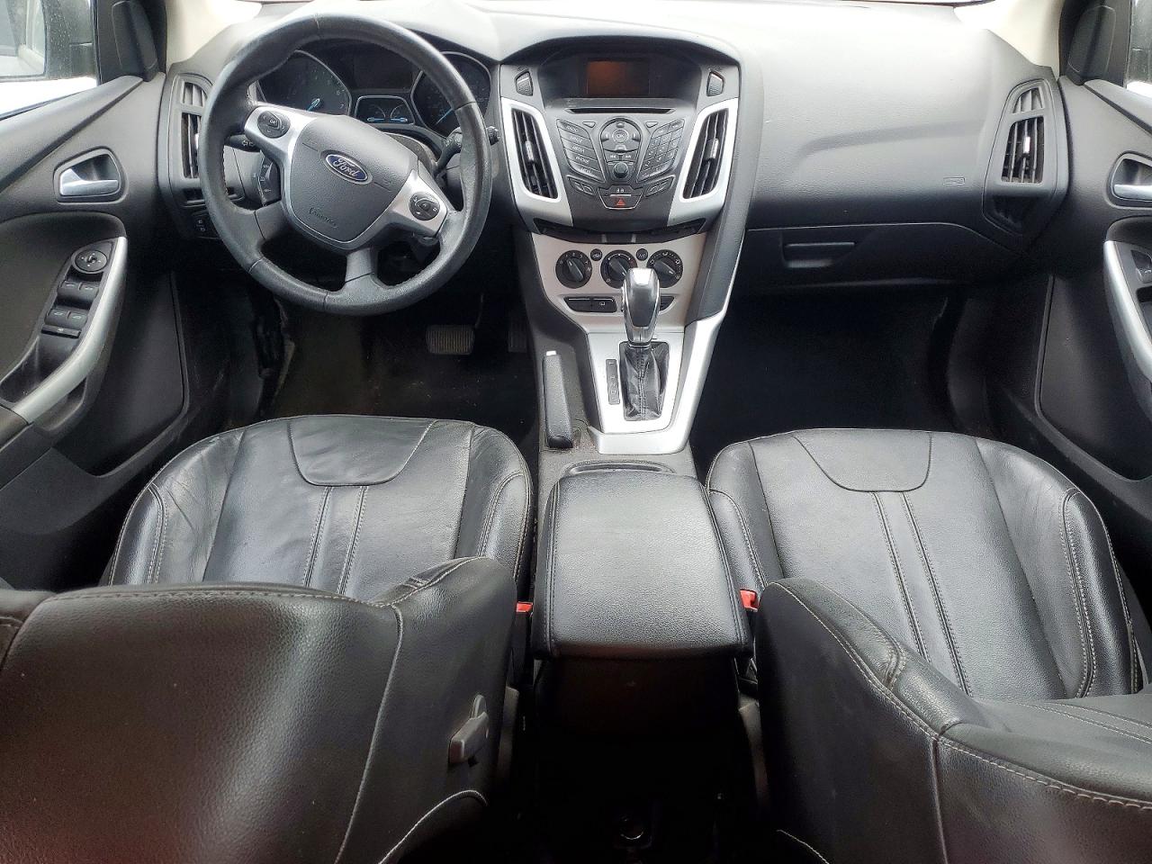 2014 FORD FOCUS SE photo 8