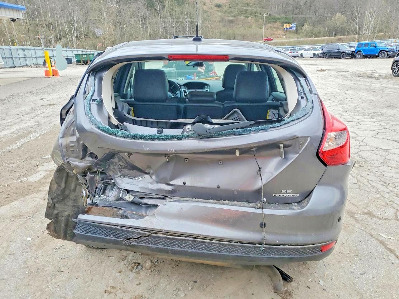 2014 FORD FOCUS SE photo 6