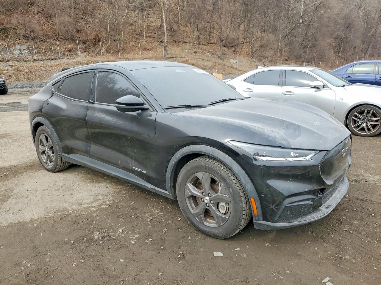 2021 FORD MUSTANG MACH-E SELECT photo 4