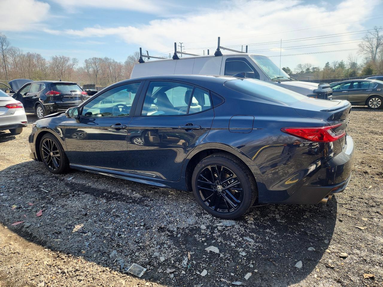 2025 TOYOTA CAMRY SE photo 5