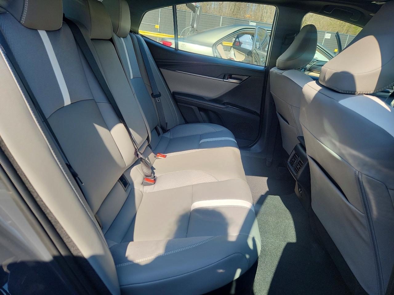 2025 TOYOTA CAMRY SE photo 37