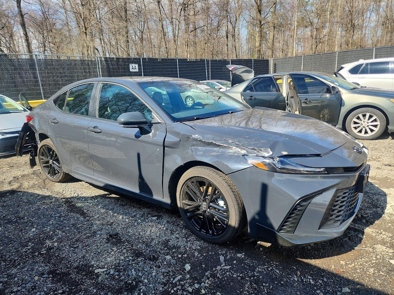 2025 TOYOTA CAMRY SE photo 13