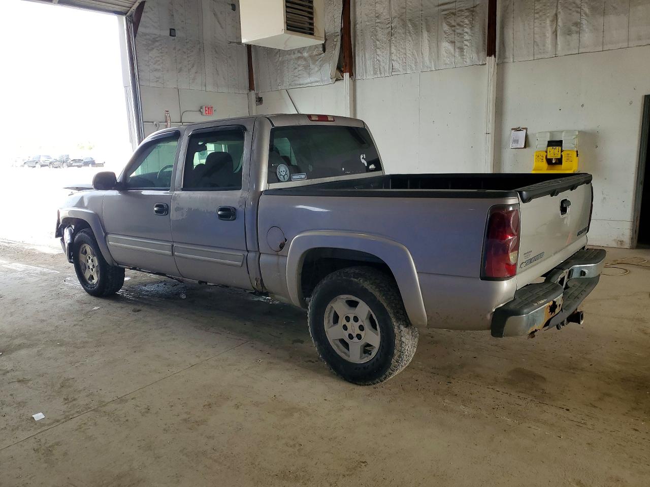 2005 CHEVROLET SILVERADO K1500 photo 3