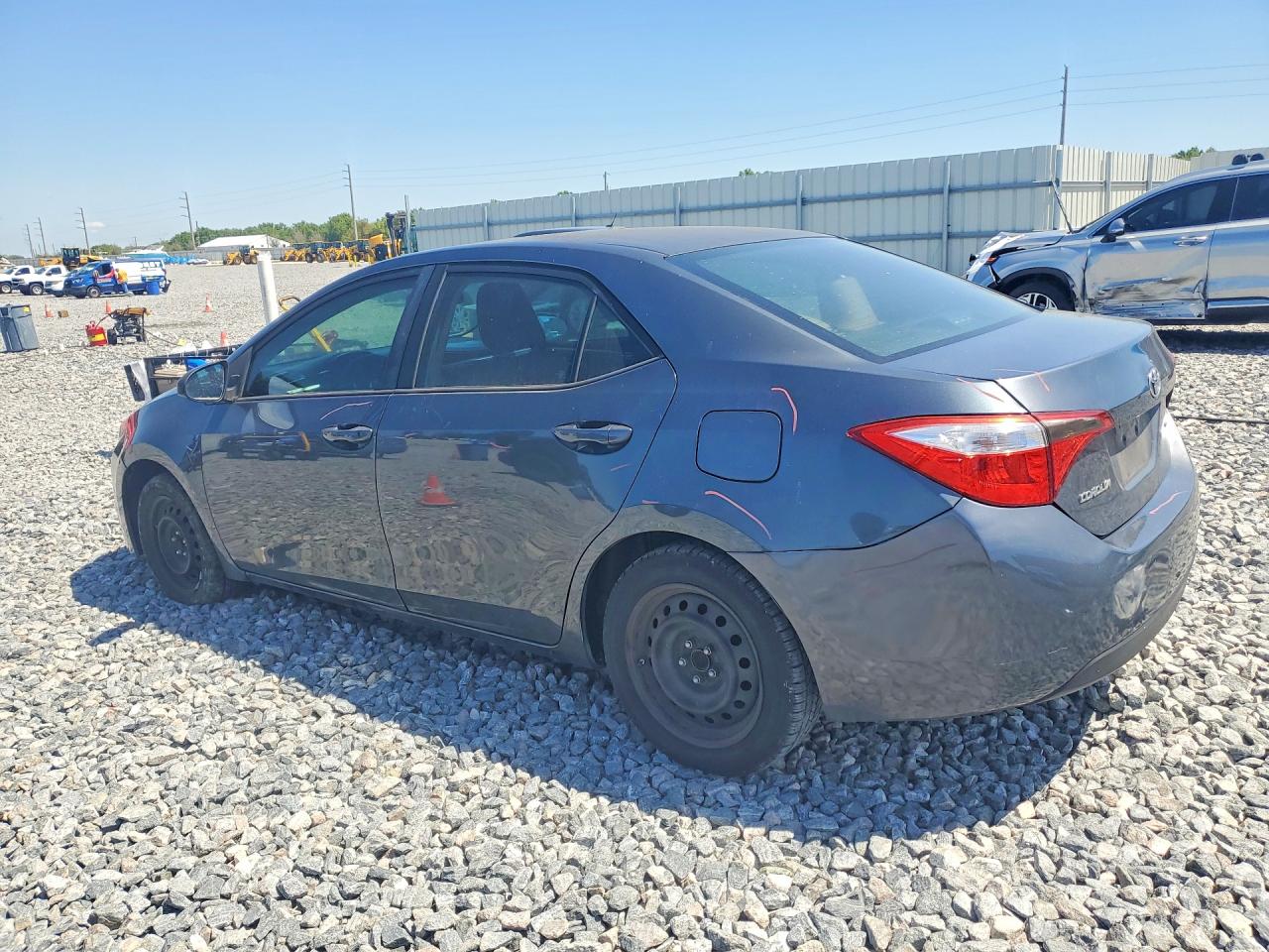 2015 TOYOTA COROLLA LE photo 2