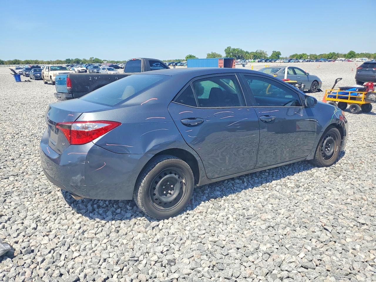 2015 TOYOTA COROLLA LE photo 3