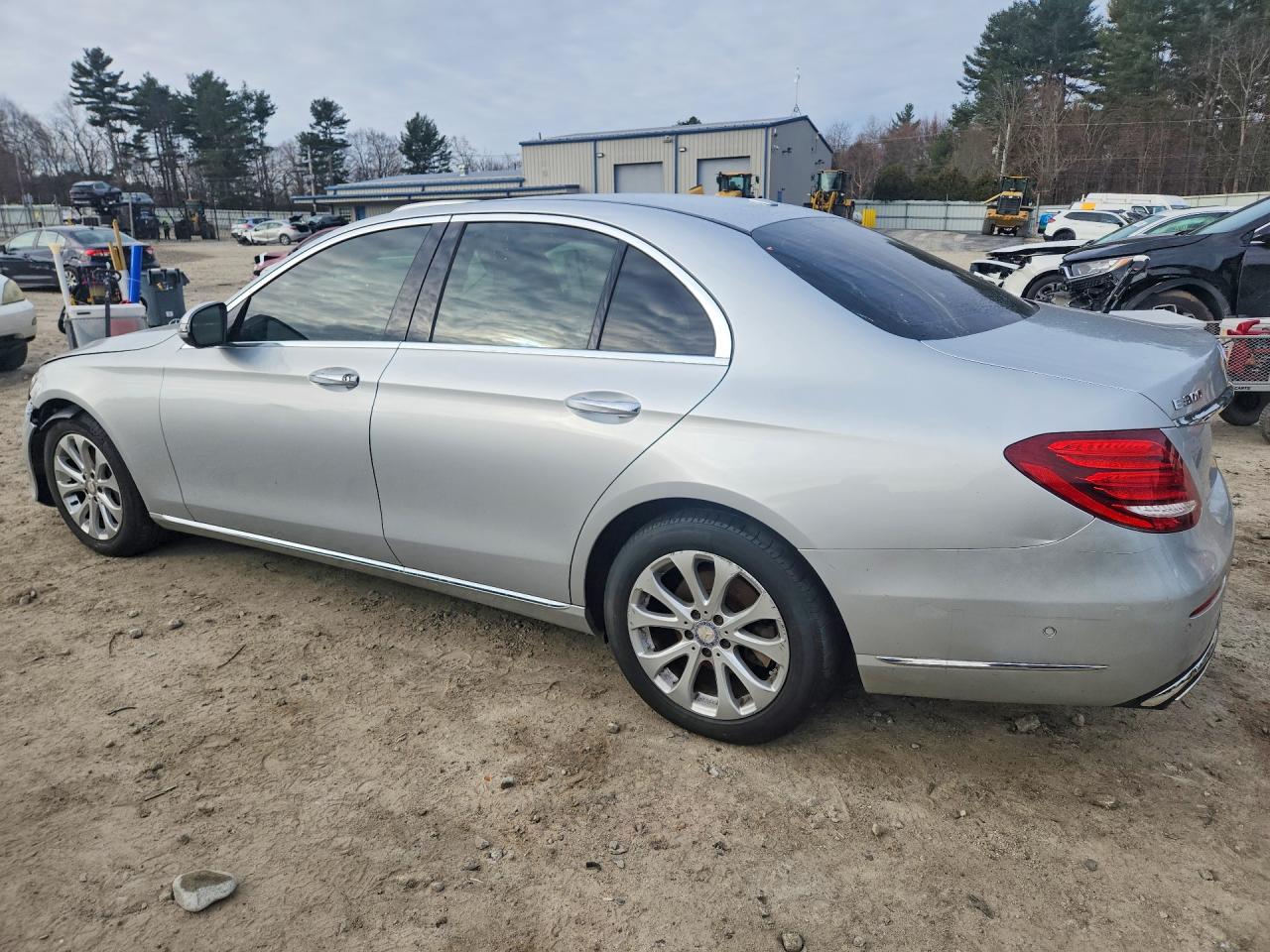 2017 MERCEDES-BENZ E 300 4MATIC photo 2
