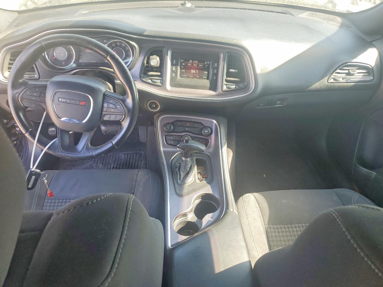 2016 DODGE CHALLENGER SXT photo 8