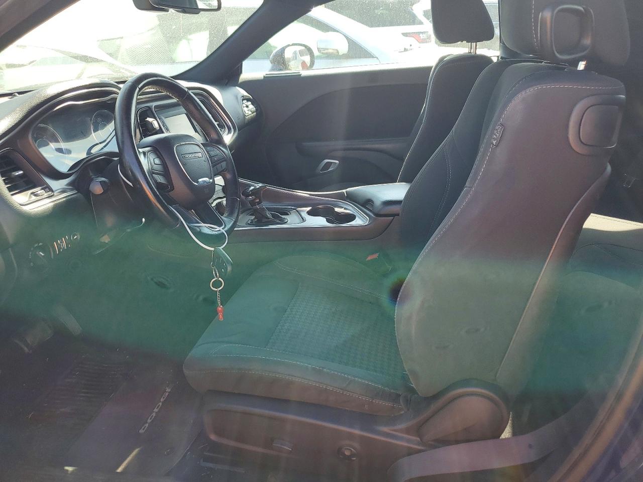 2016 DODGE CHALLENGER SXT photo 7
