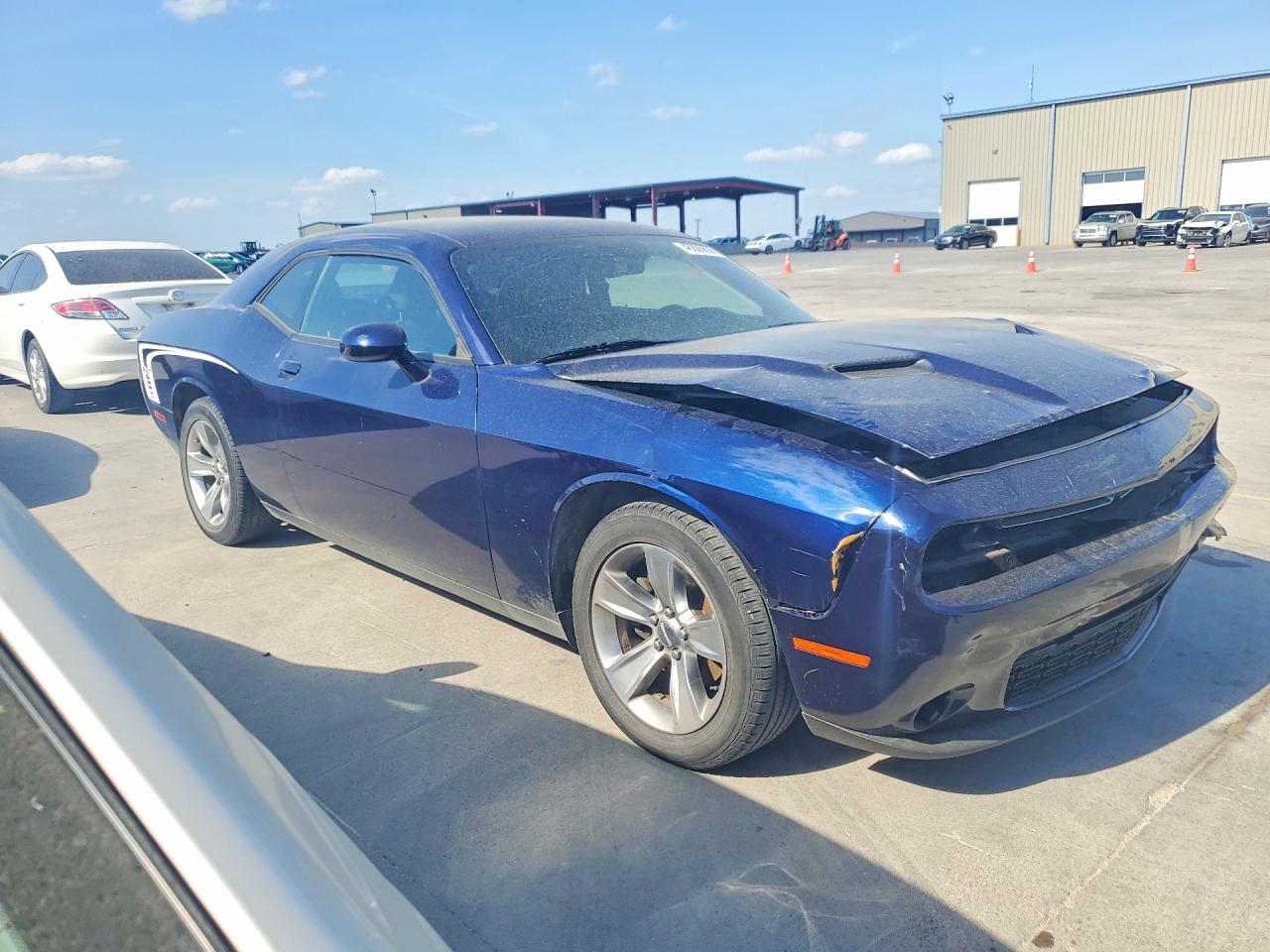 2016 DODGE CHALLENGER SXT photo 4
