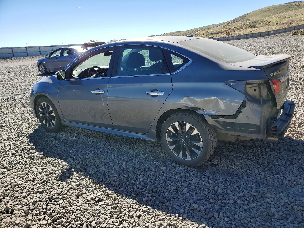 2019 NISSAN SENTRA SR photo 3