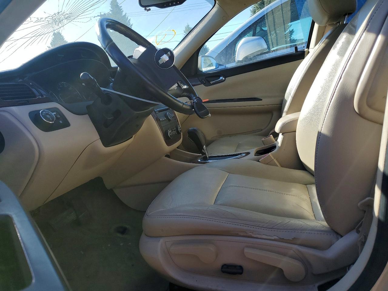 2010 CHEVROLET IMPALA LT photo 13