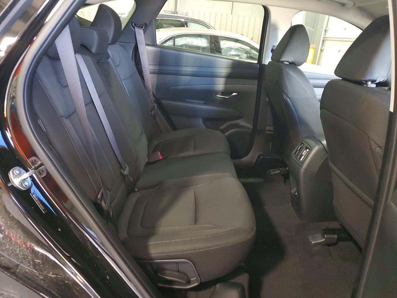 2026 HYUNDAI TUCSON SEL photo 31