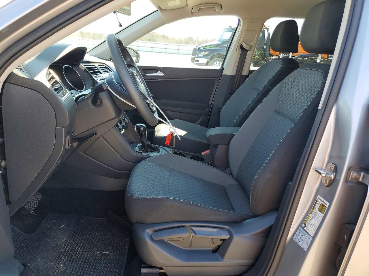 2021 VOLKSWAGEN TIGUAN S photo 13