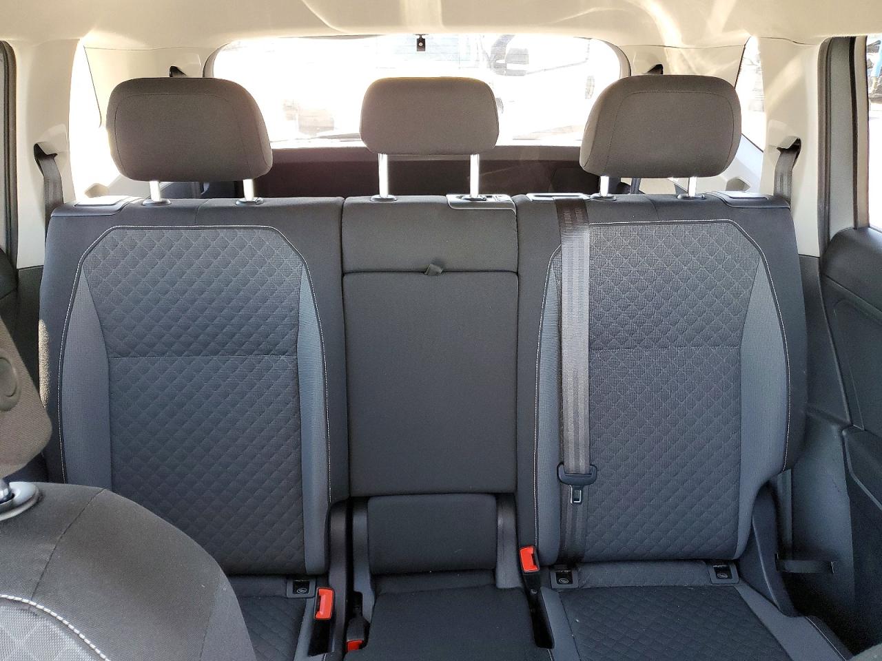 2021 VOLKSWAGEN TIGUAN S photo 19