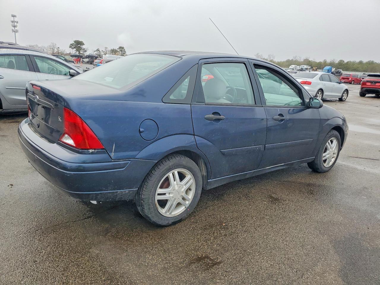 2003 FORD FOCUS photo 5