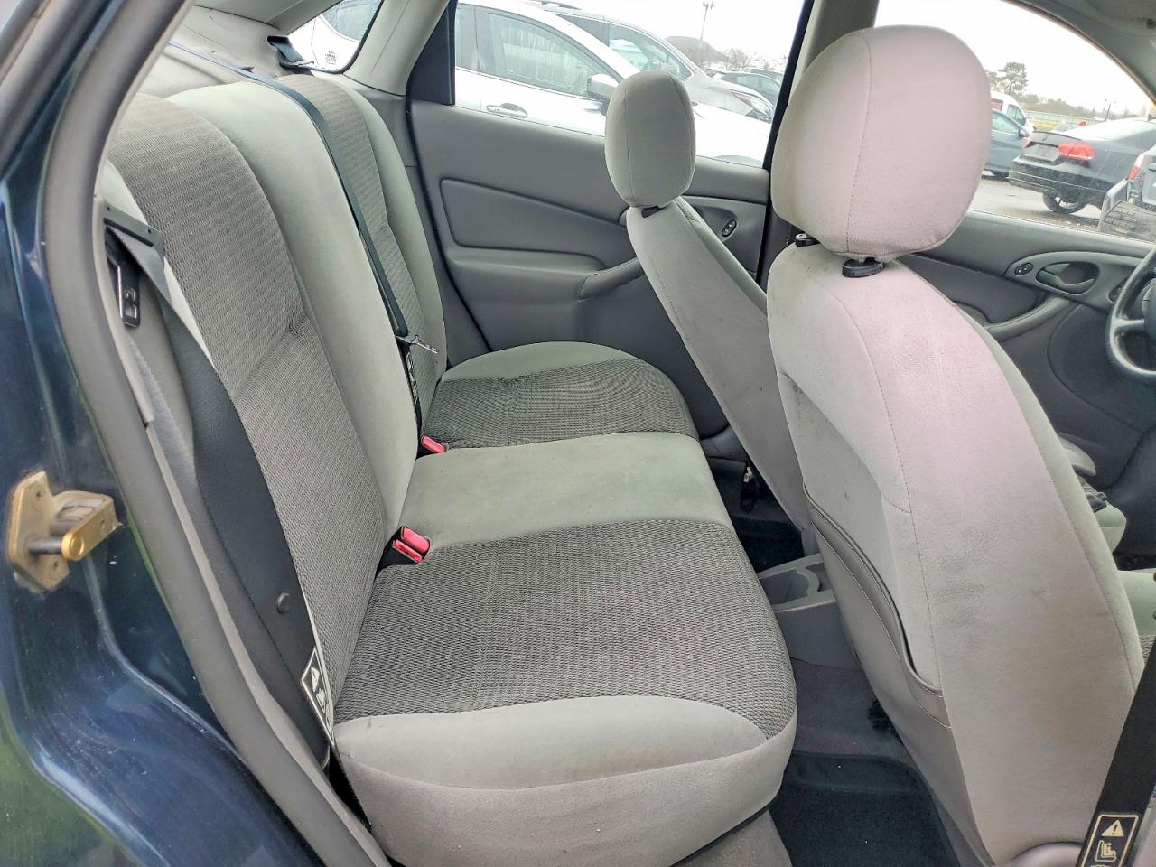 2003 FORD FOCUS photo 19