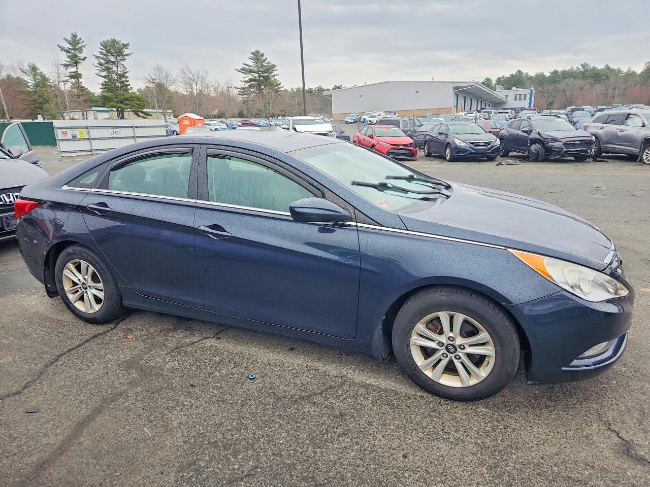 2013 HYUNDAI SONATA GLS photo 4