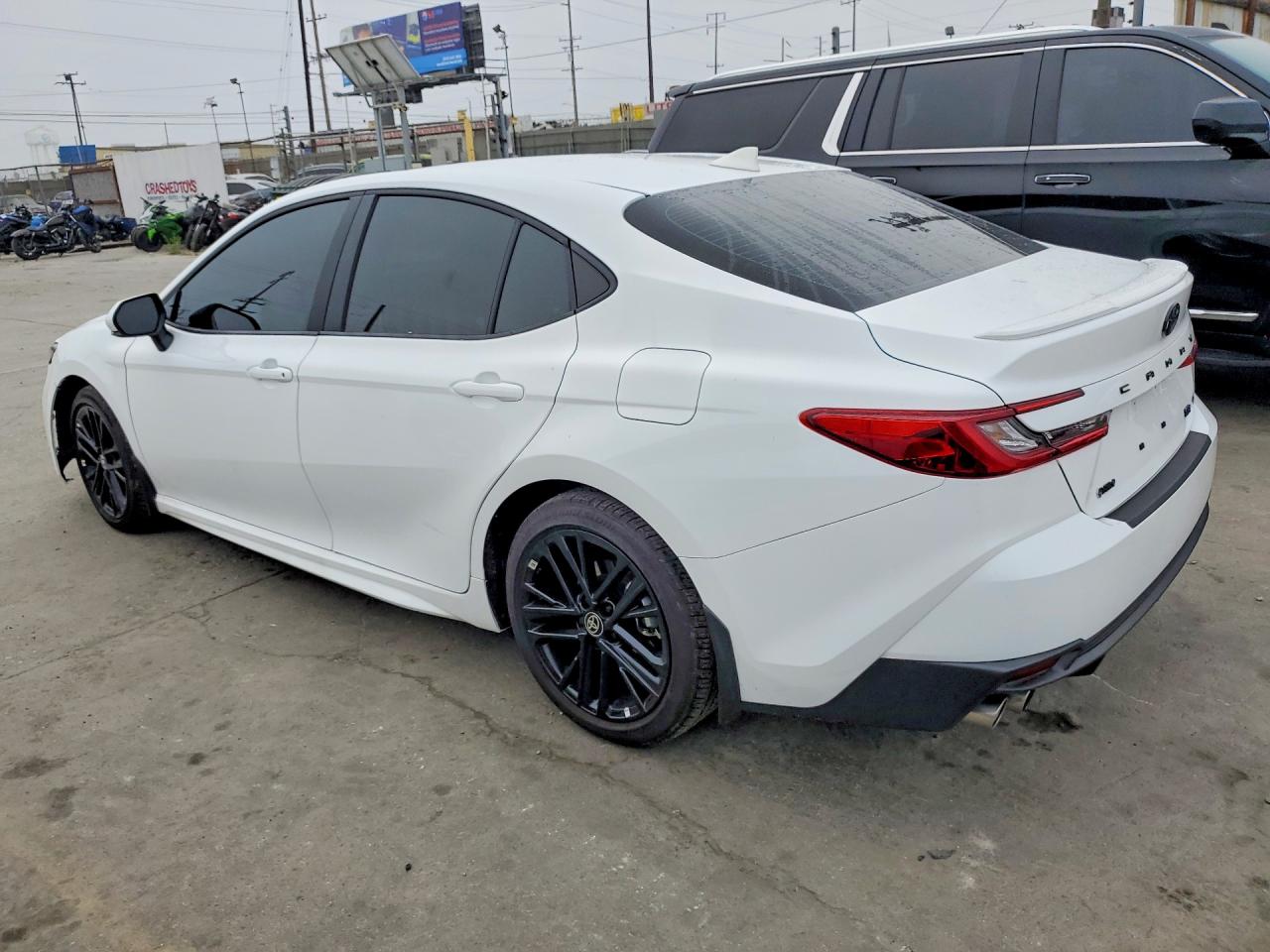 2025 TOYOTA CAMRY SE photo 2