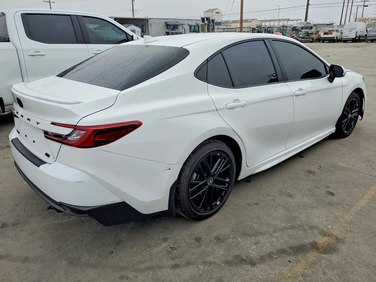 2025 TOYOTA CAMRY SE photo 3