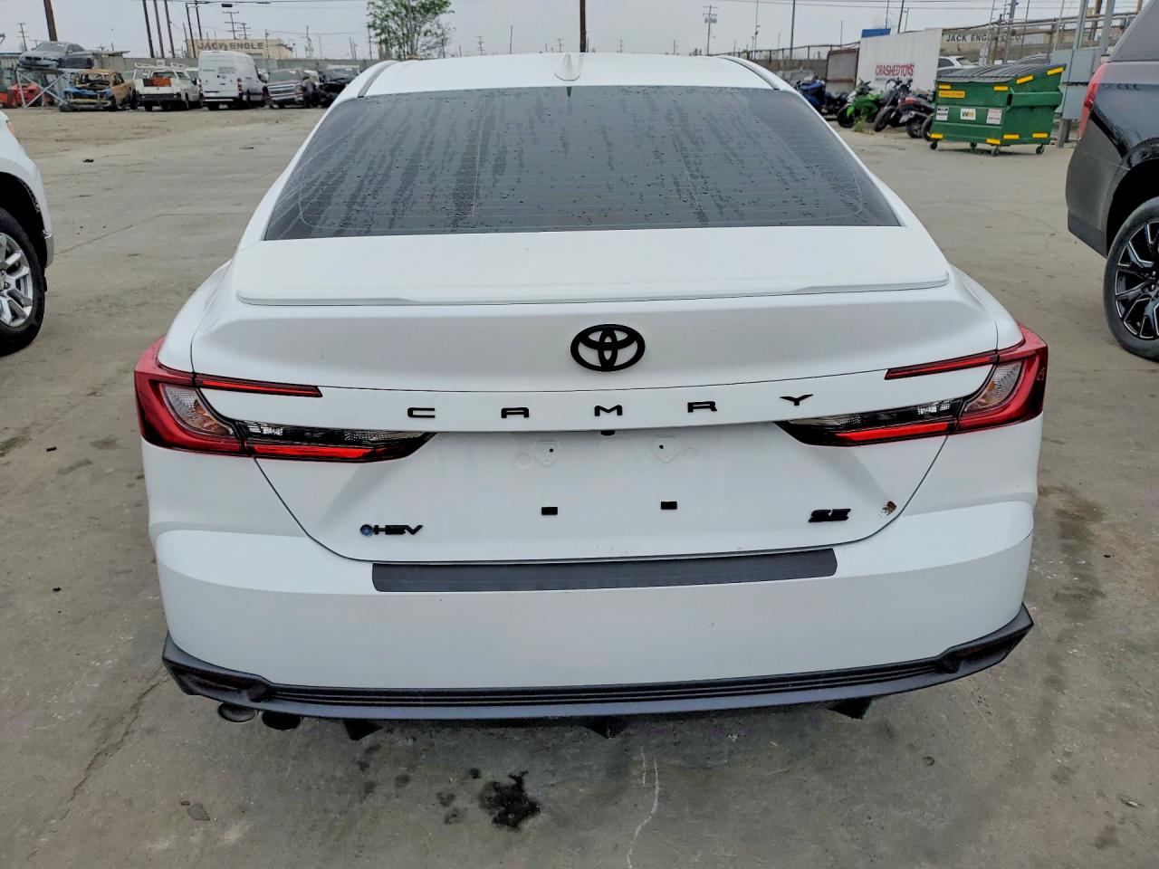 2025 TOYOTA CAMRY SE photo 6