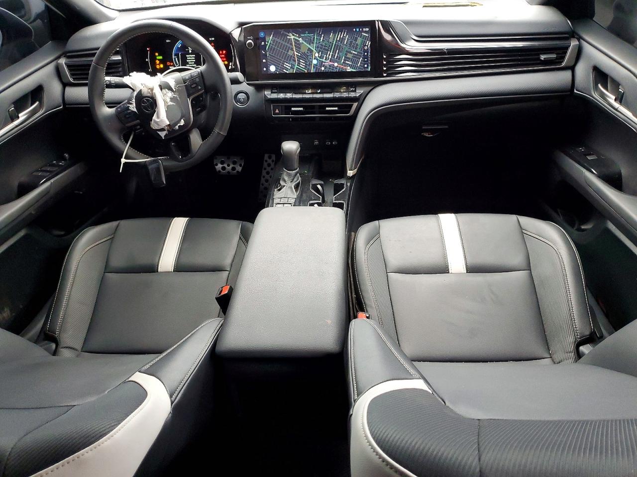 2025 TOYOTA CAMRY SE photo 8