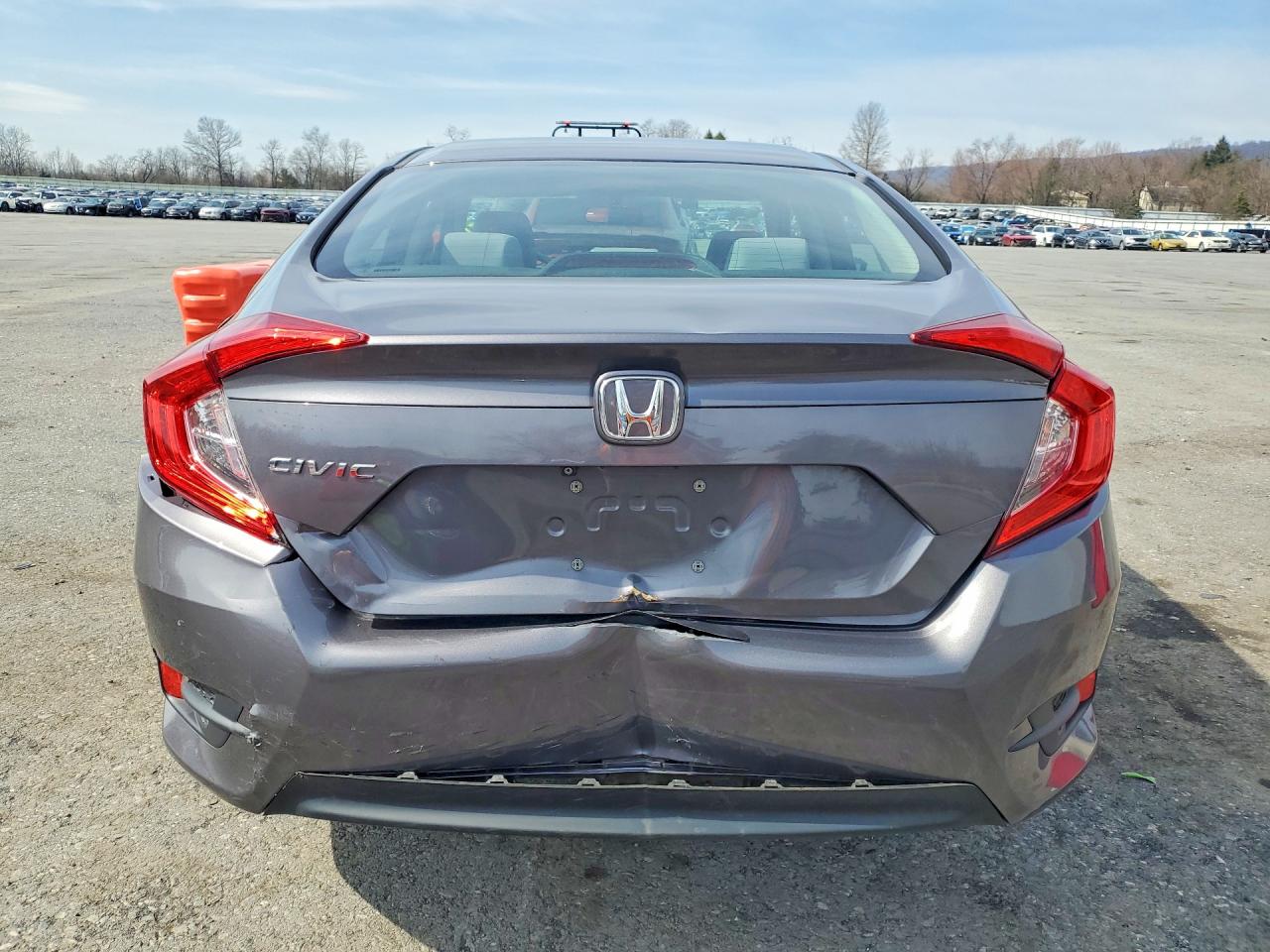 2016 HONDA CIVIC LX photo 11
