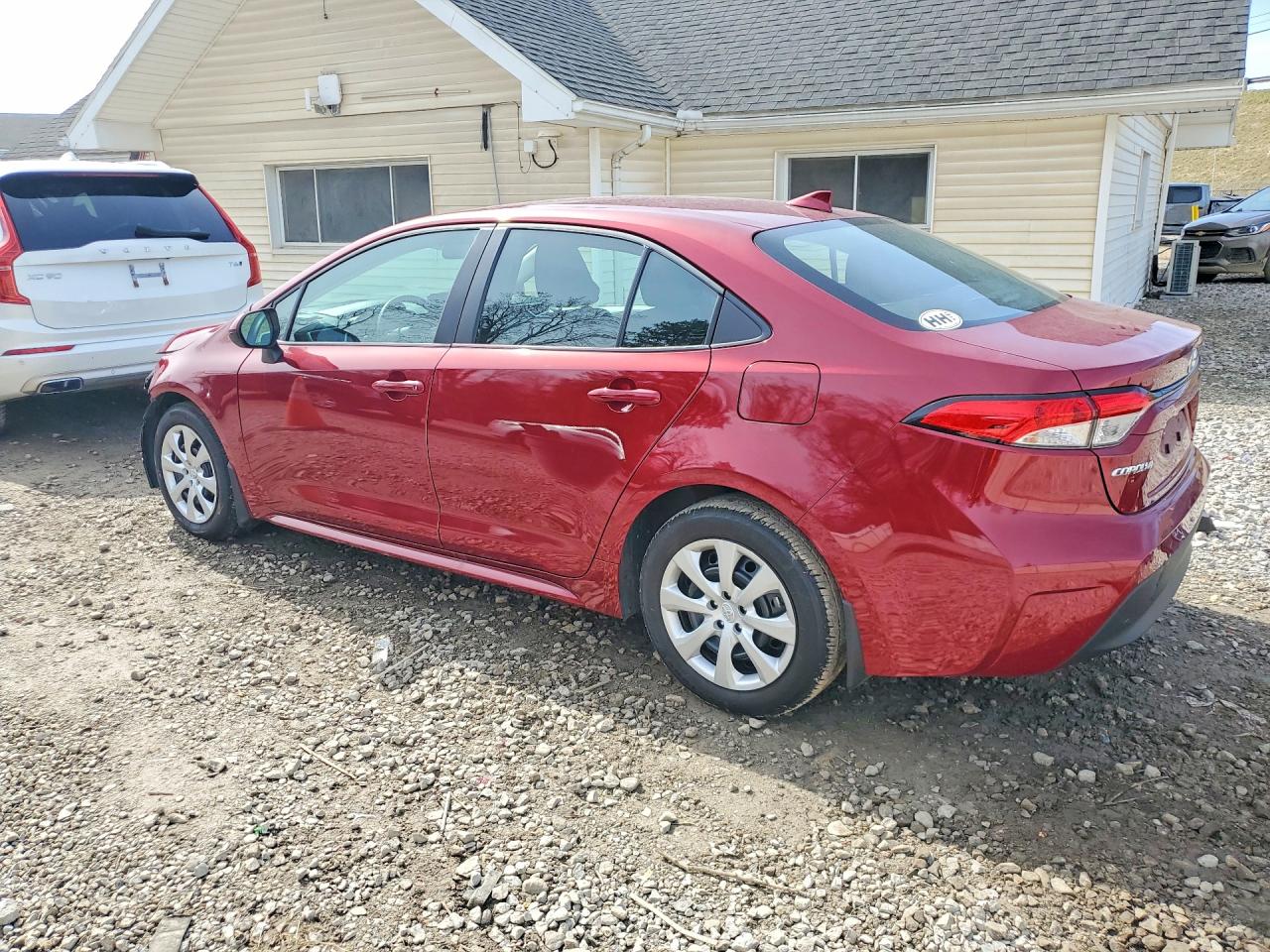 2024 TOYOTA COROLLA LE photo 2