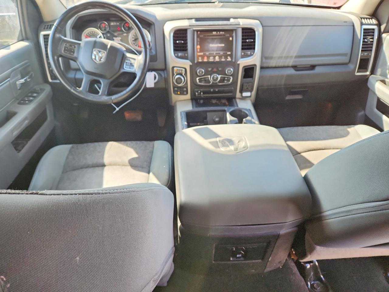 2014 RAM 1500 SLT photo 15