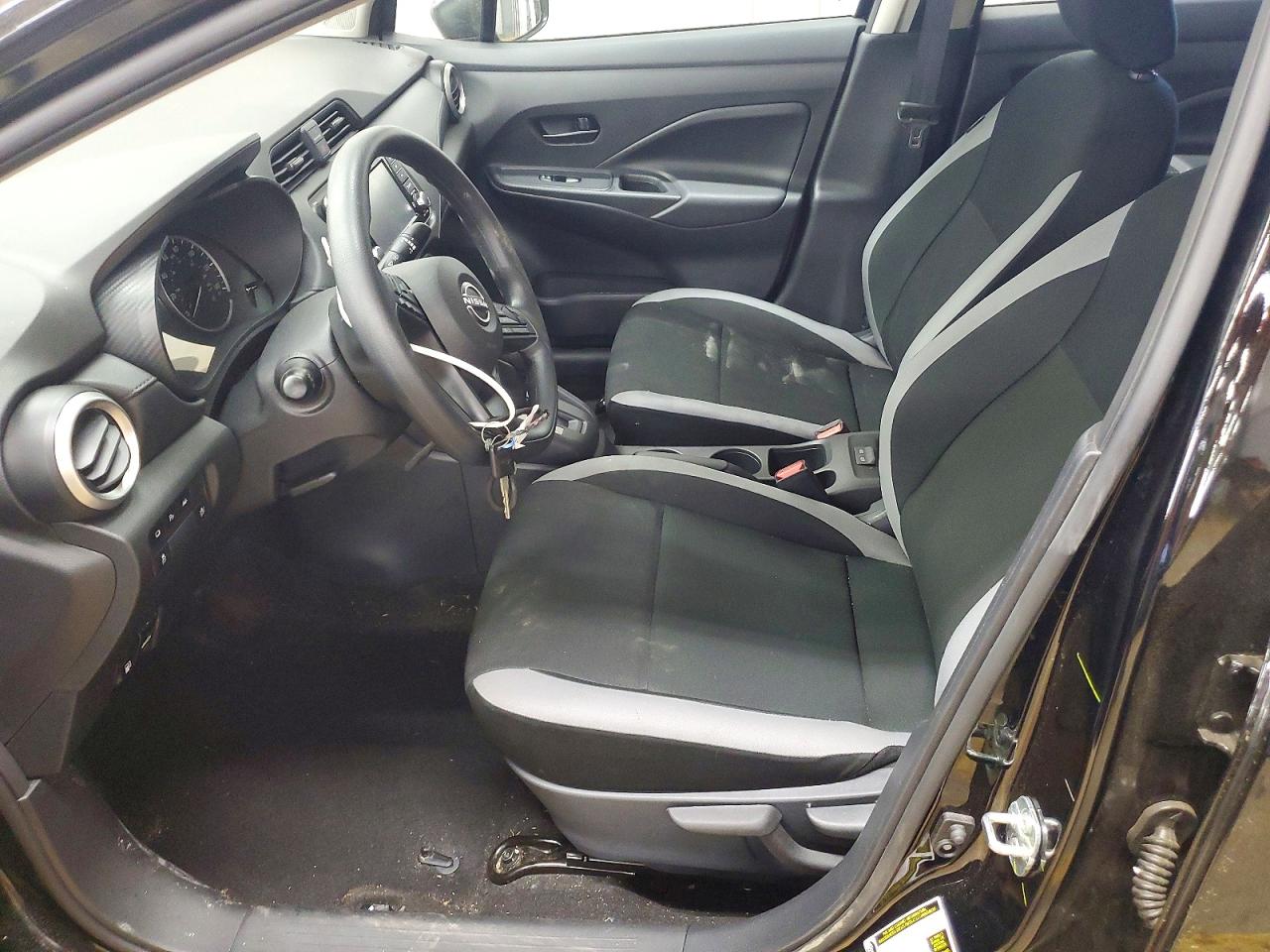 2025 NISSAN VERSA S photo 7