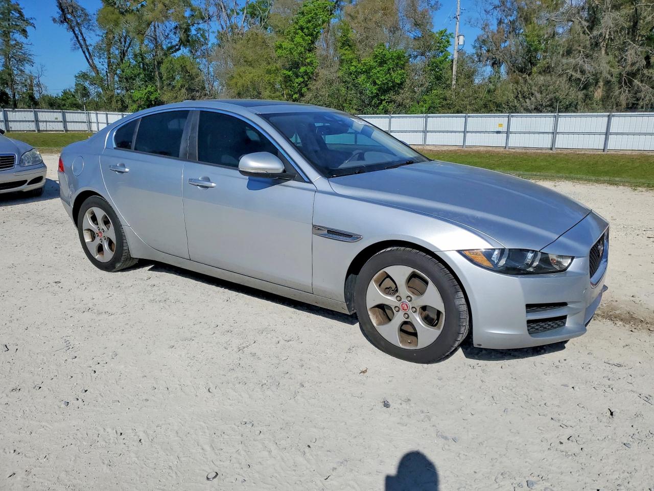 2017 JAGUAR XE photo 7