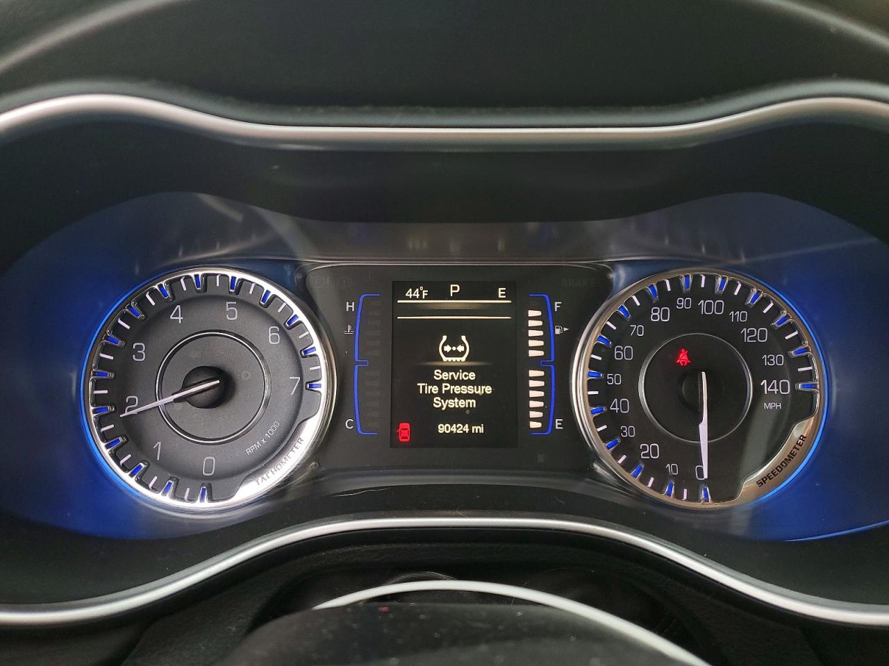 2016 CHRYSLER 200 LIMITED photo 9