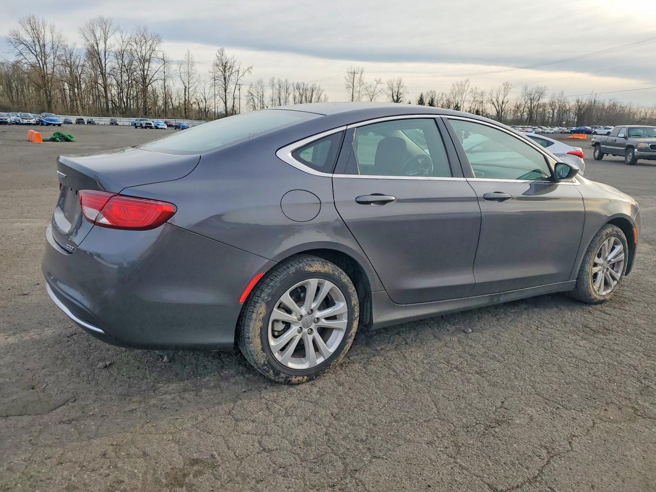2016 CHRYSLER 200 LIMITED photo 3