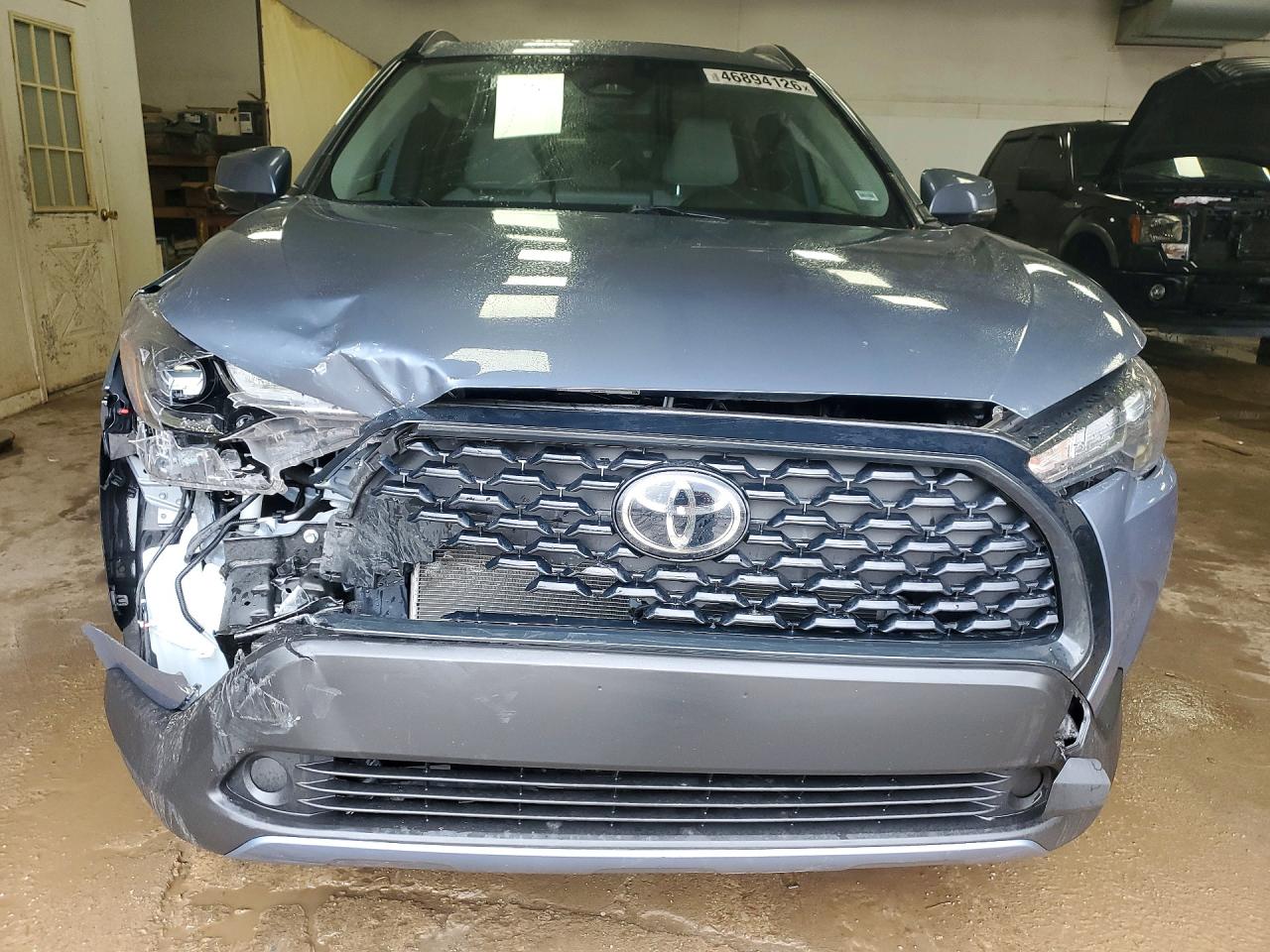 2023 TOYOTA COROLLA CROSS LE photo 13