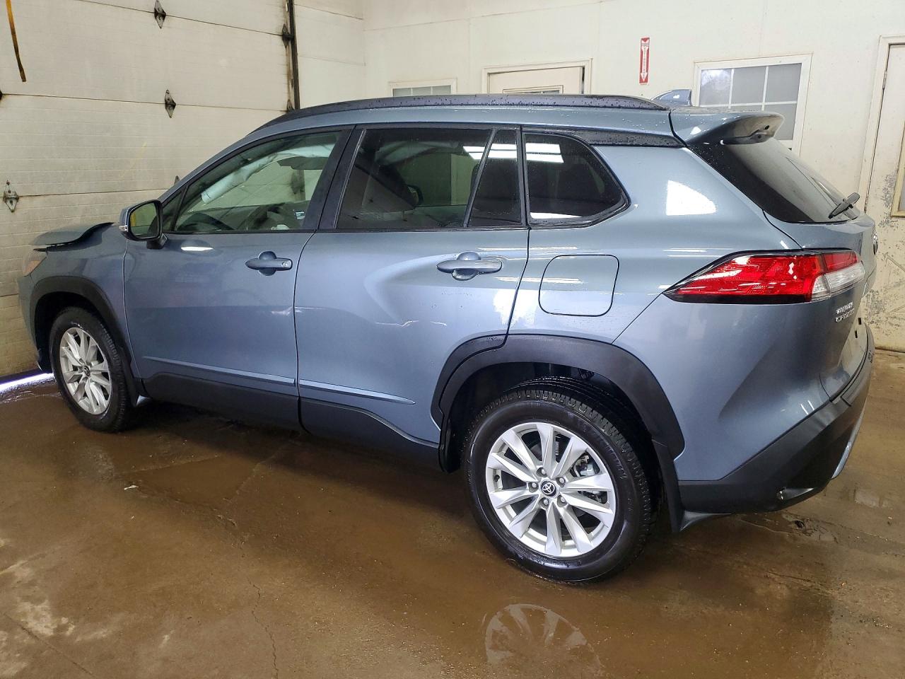 2023 TOYOTA COROLLA CROSS LE photo 4