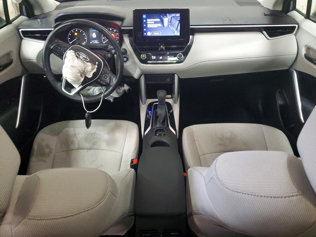 2023 TOYOTA COROLLA CROSS LE photo 22