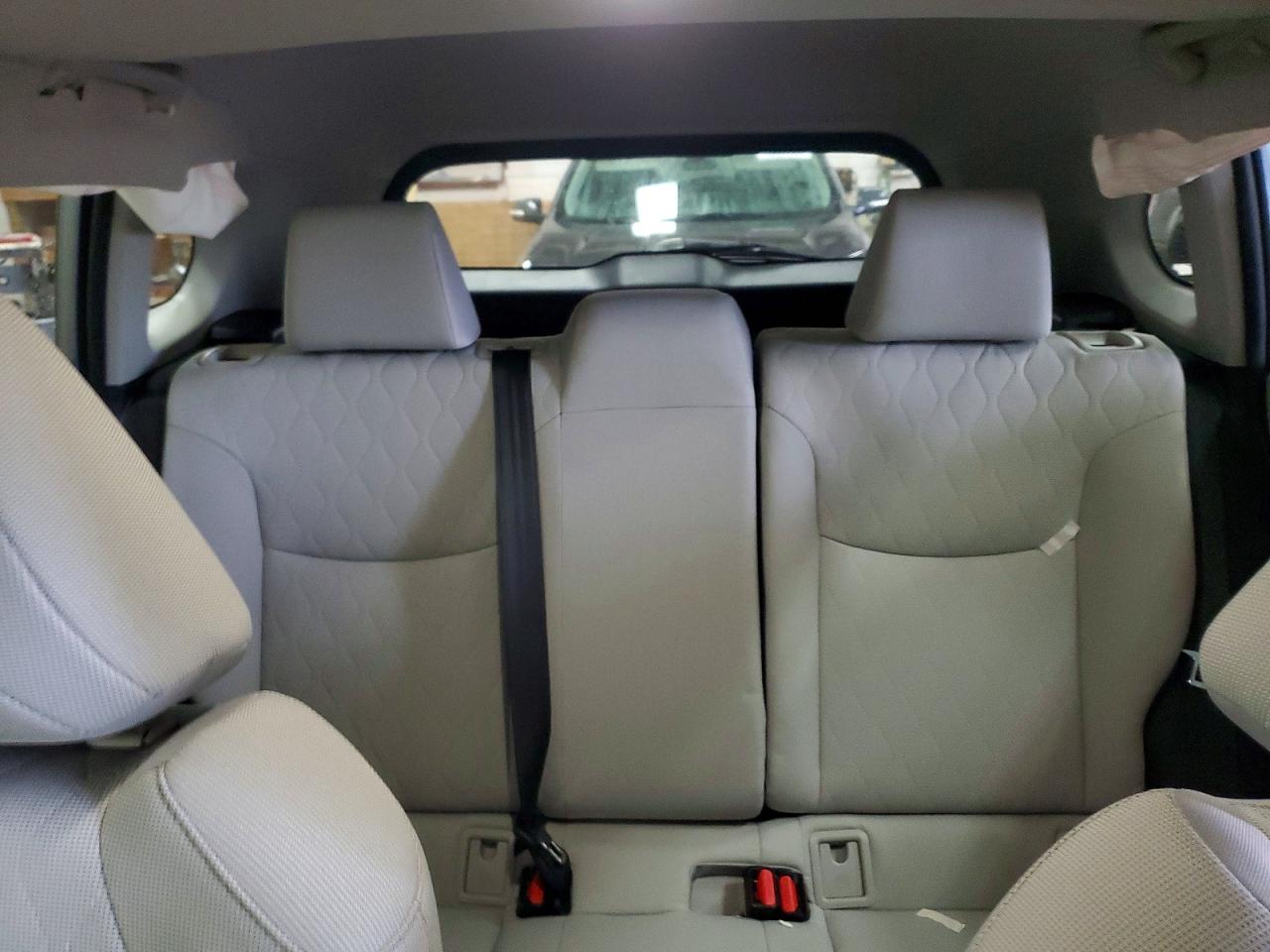 2023 TOYOTA COROLLA CROSS LE photo 28