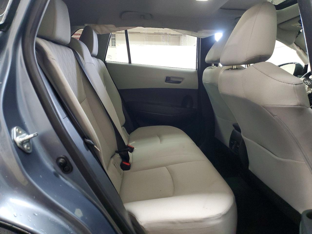 2023 TOYOTA COROLLA CROSS LE photo 31
