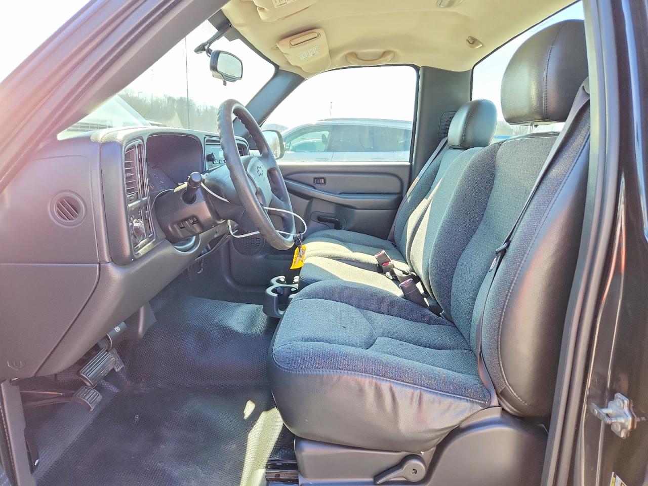 2005 CHEVROLET SILVERADO C1500 photo 19