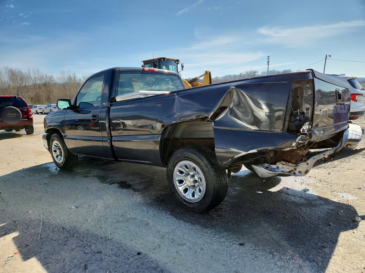 2005 CHEVROLET SILVERADO C1500 photo 4