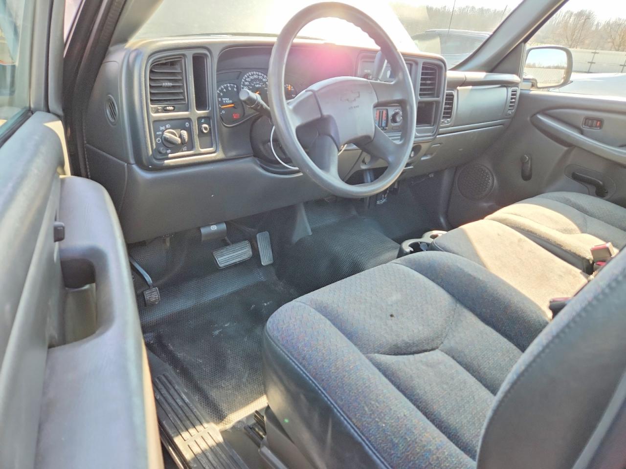2005 CHEVROLET SILVERADO C1500 photo 22