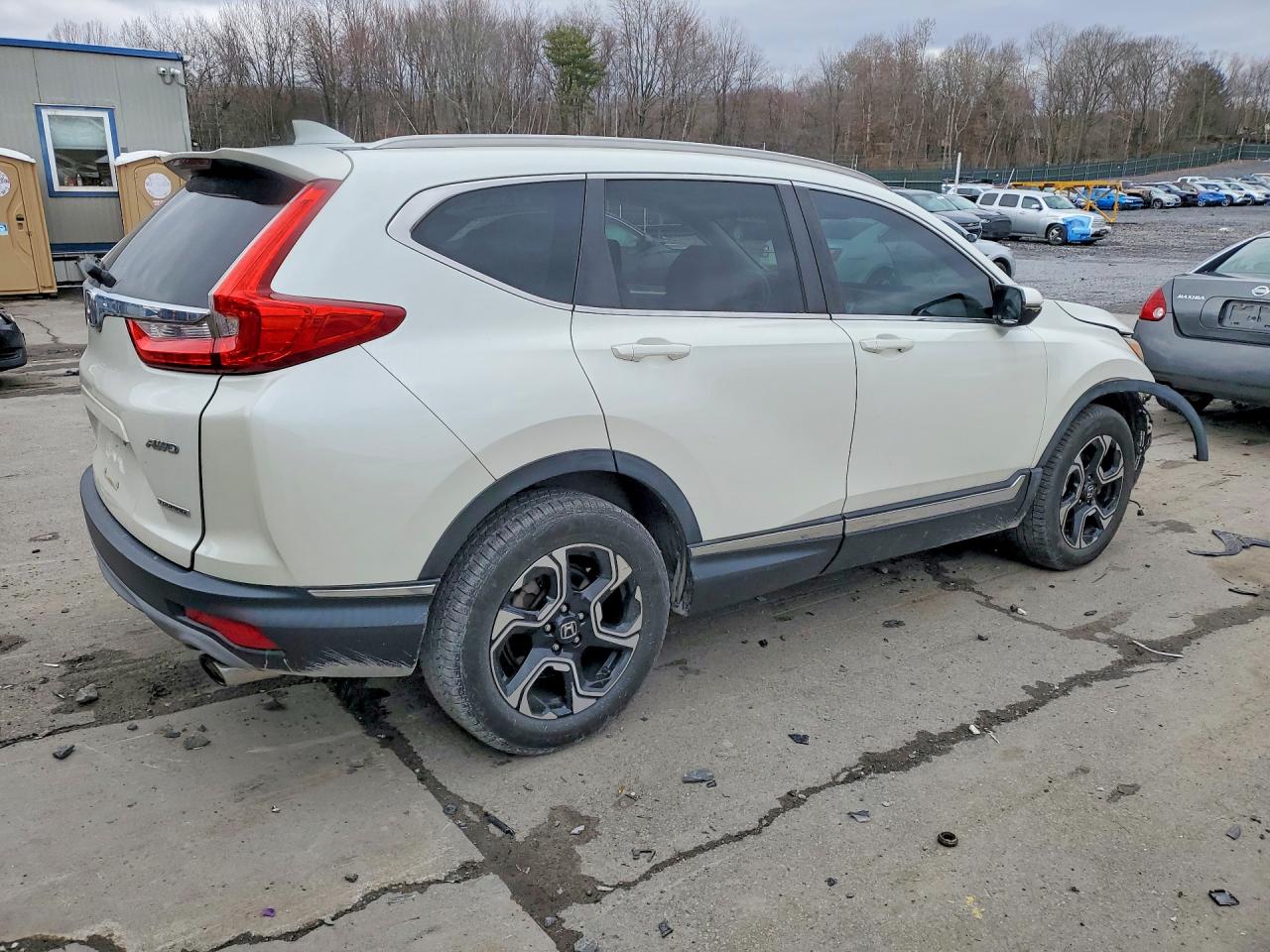 2017 HONDA CR-V TOURING photo 9
