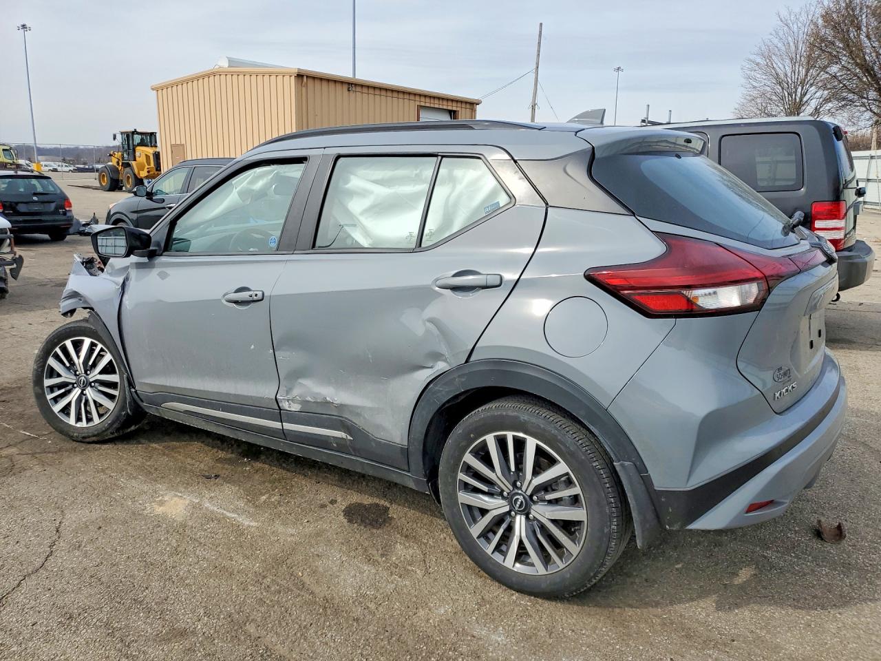 2023 NISSAN KICKS SR photo 3