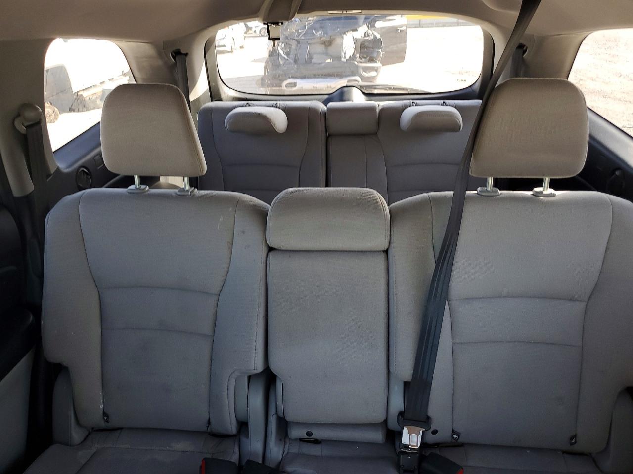 2016 HONDA PILOT LX photo 19