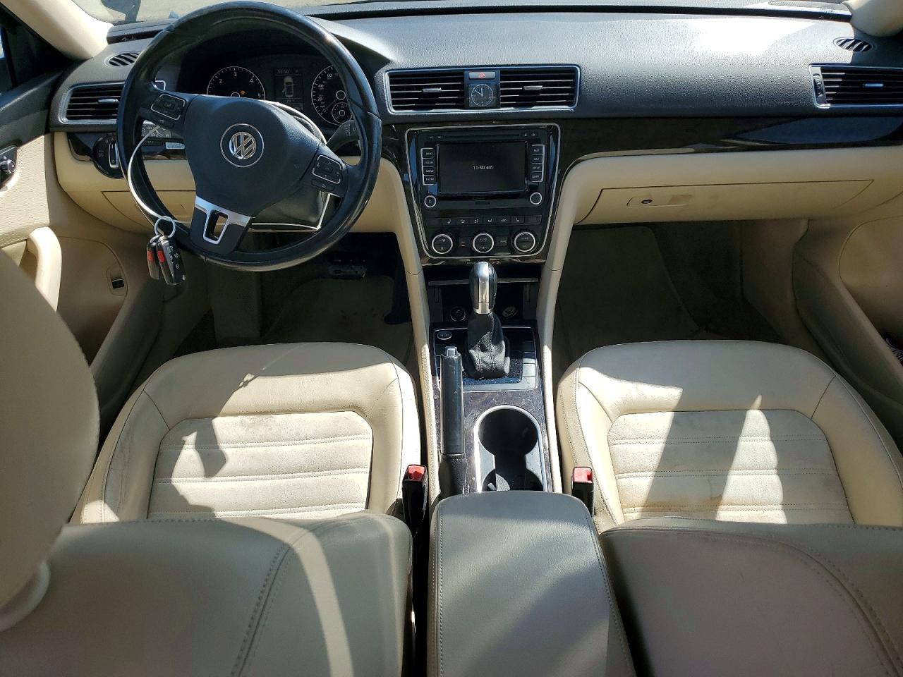 2015 VOLKSWAGEN PASSAT photo 8